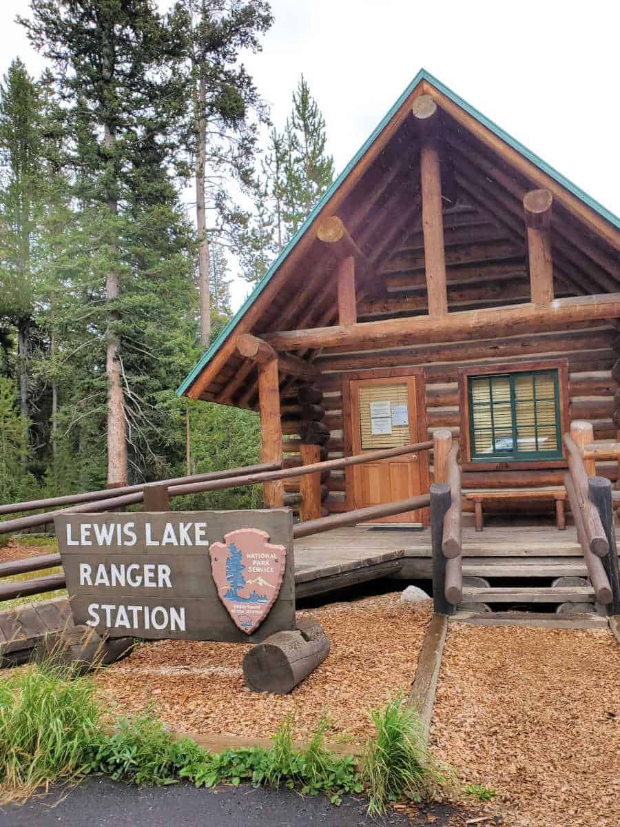 Lewis Lake Ranger Station Cabin at Lewis Lake Campground