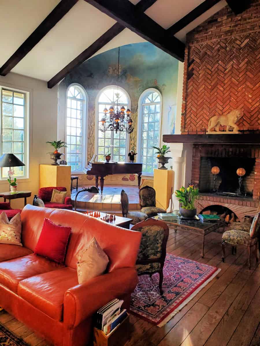 Sitting room at Chateau Du Sureau